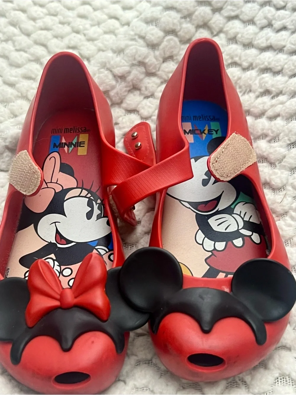 Mini Melissa playful minnie